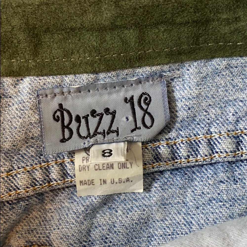 Vintage Denim Levi’s Skirt. Size 8 - Picture 3 of 6